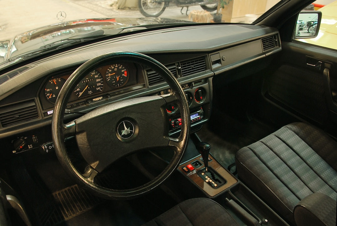 Mercedes-Benz 190E 2.6