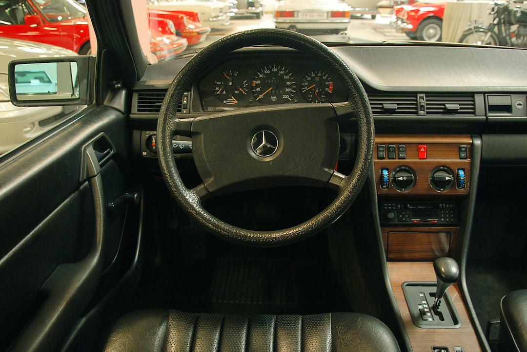 Mercedes-Benz 230TE